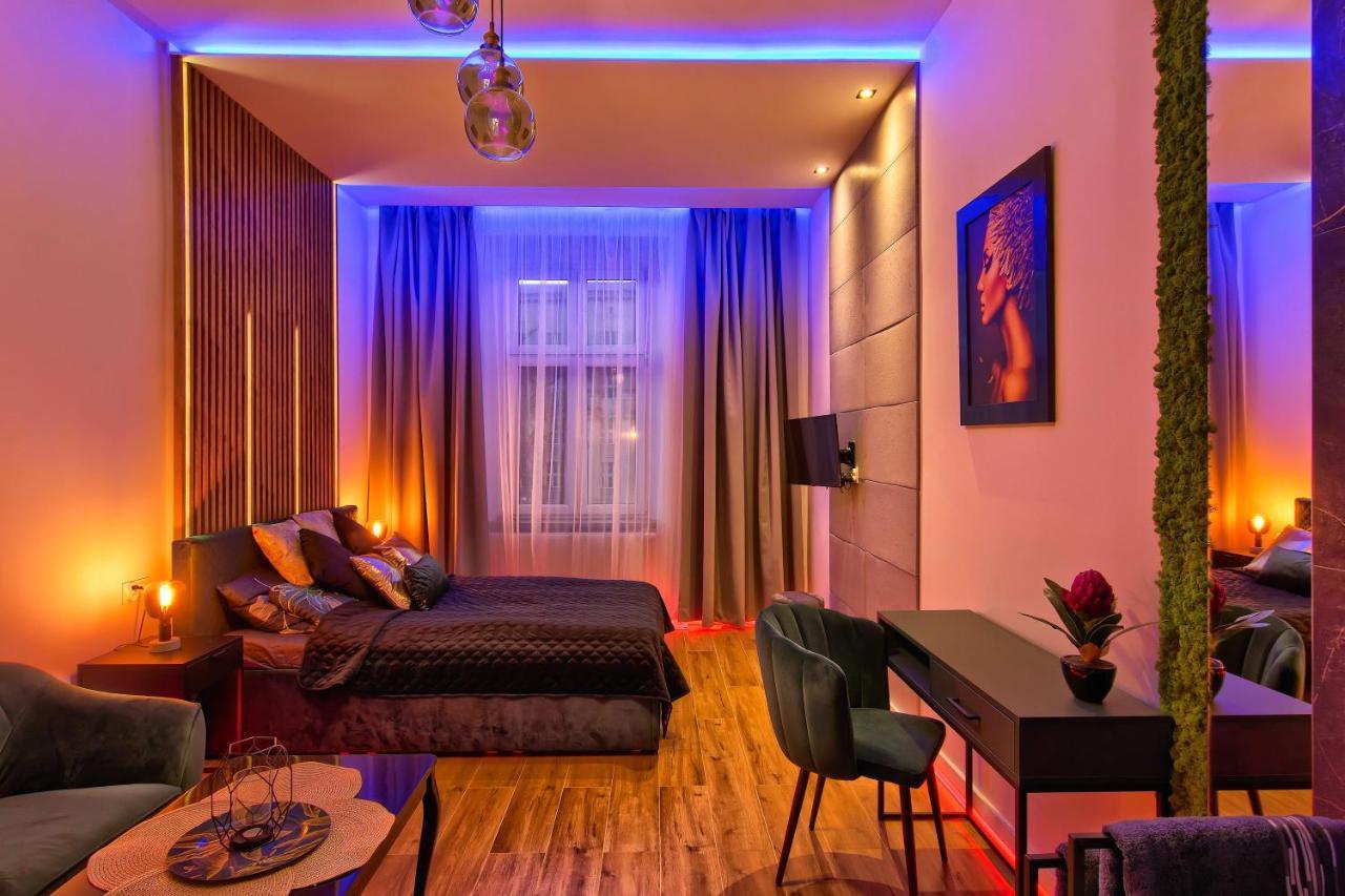 Apartament Czarny Z Jacuzzi Krakau Exterior foto